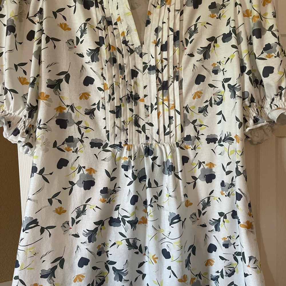 Ivicoer Floral Blouse in White, Yellow, and Black